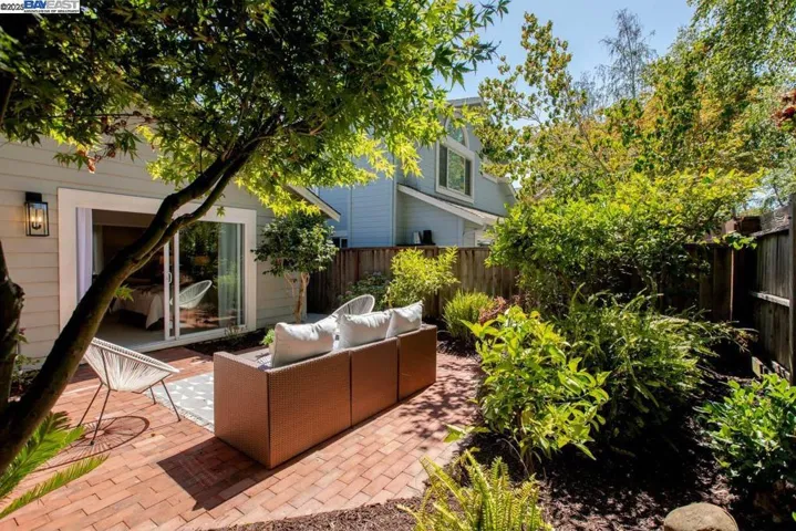 21 Ulster Pl, Alameda, California 94502