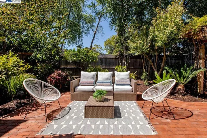 21 Ulster Pl, Alameda, California 94502