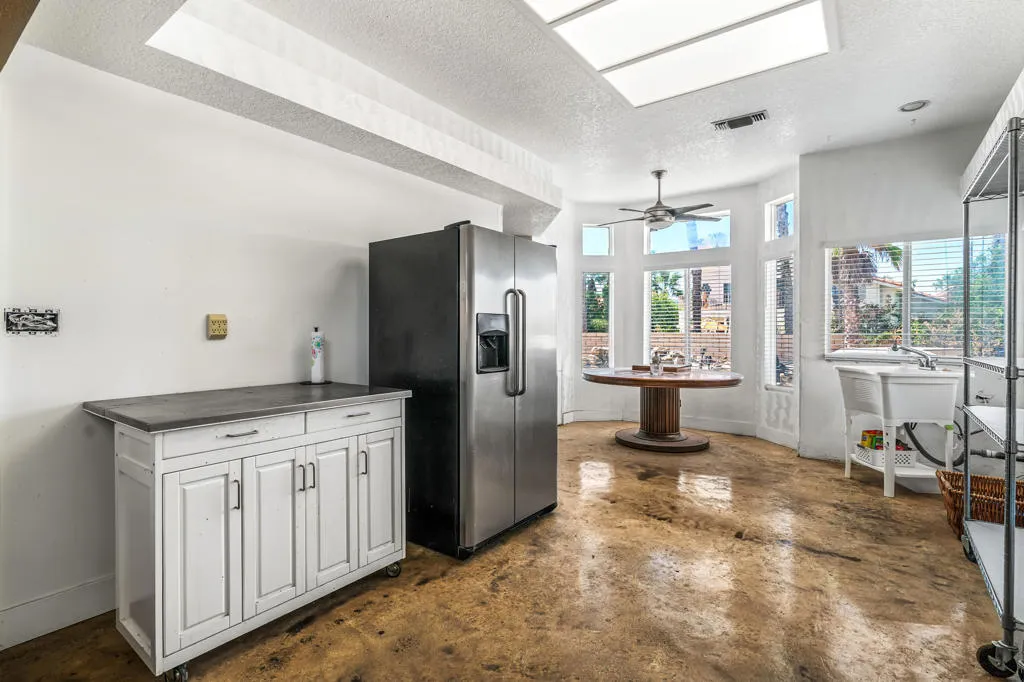 340 Augusta Drive, Palm Desert, California 92211 home-pic-12