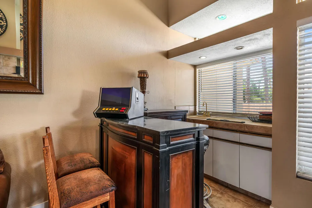 340 Augusta Drive, Palm Desert, California 92211 home-pic-10