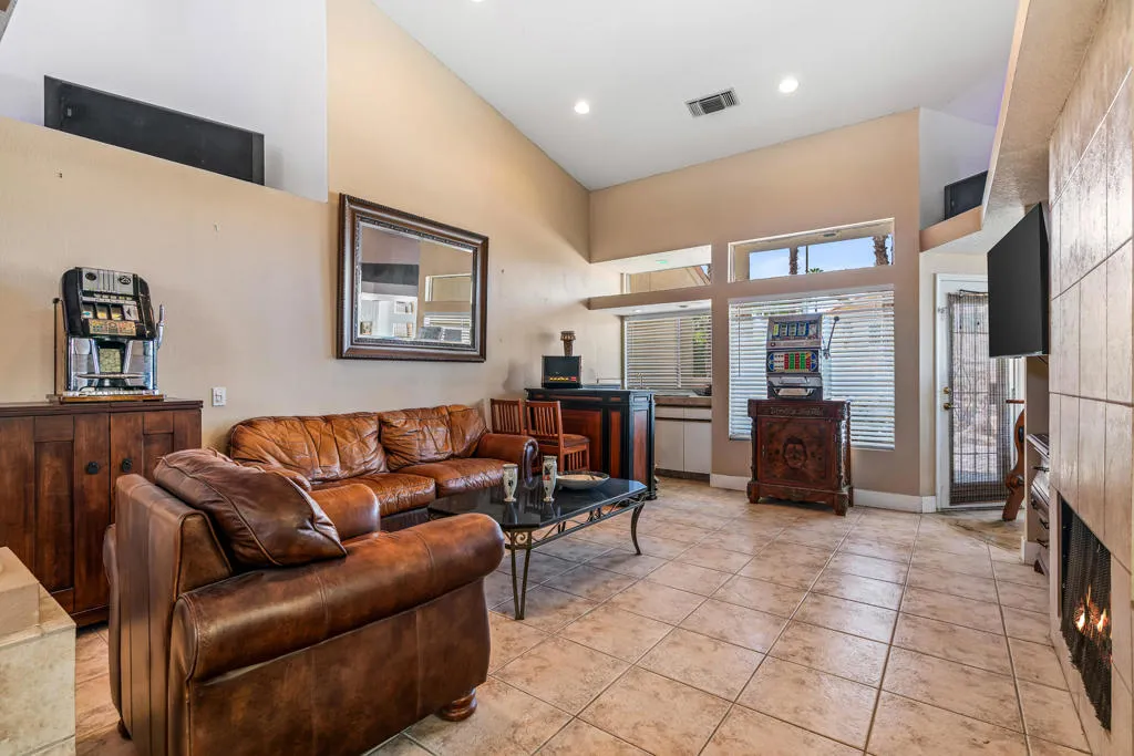 340 Augusta Drive, Palm Desert, California 92211 home-pic-8
