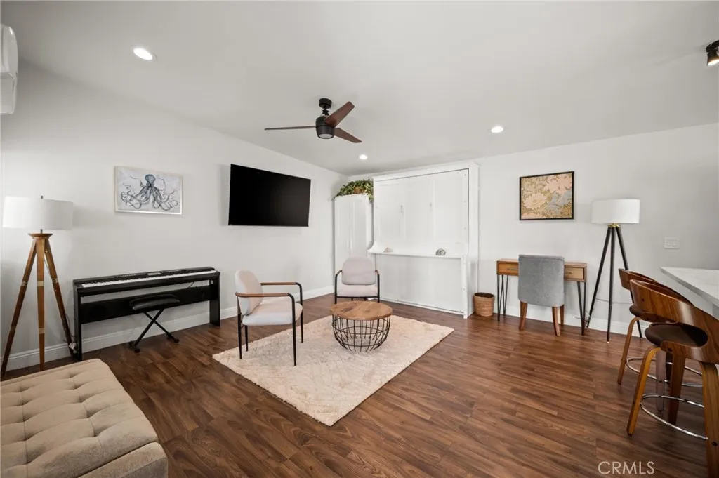 3345 Oakhurst Avenue, Los Angeles, California 90034 home-pic-21