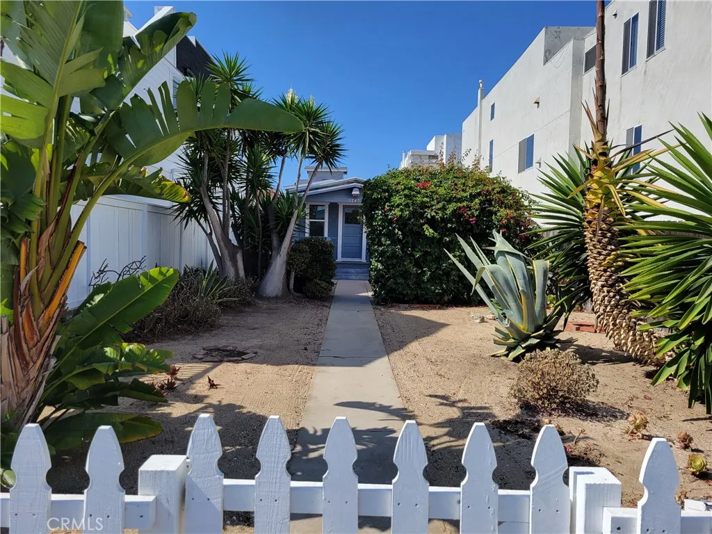 1245 W Balboa Boulevard, Newport Beach, California 92661 home-pic-14