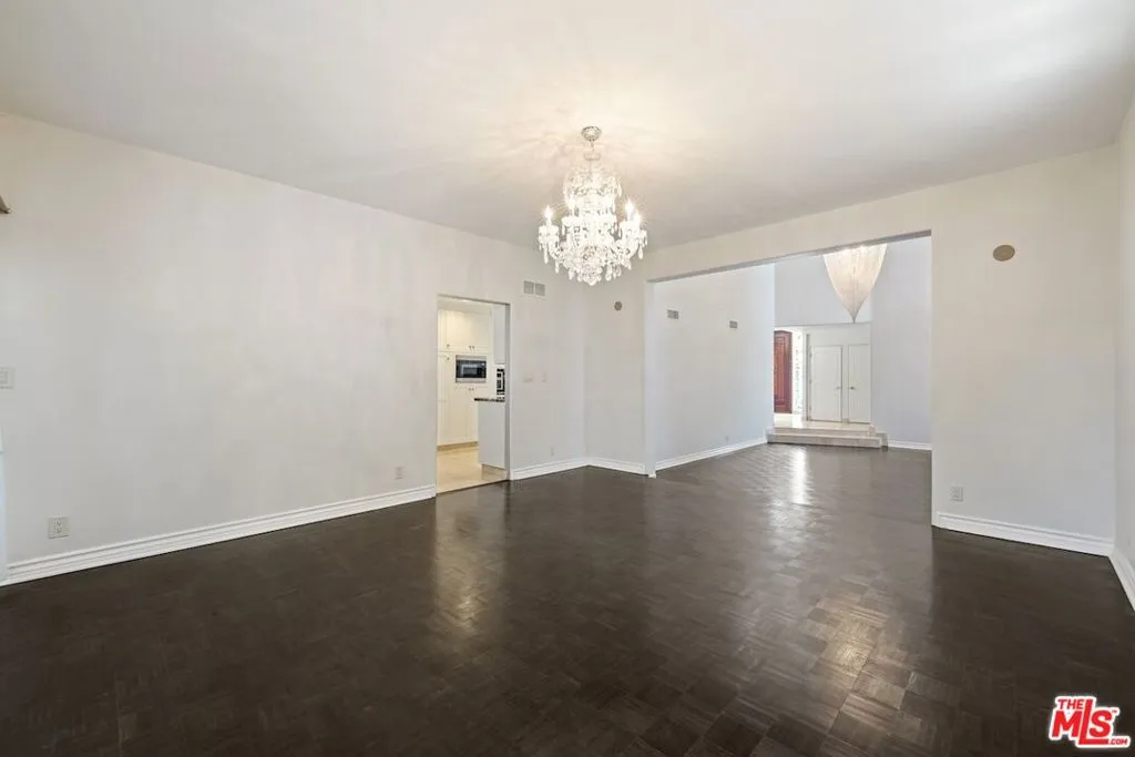 15656 Crownridge Place, Sherman Oaks, California 91403 home-pic-12