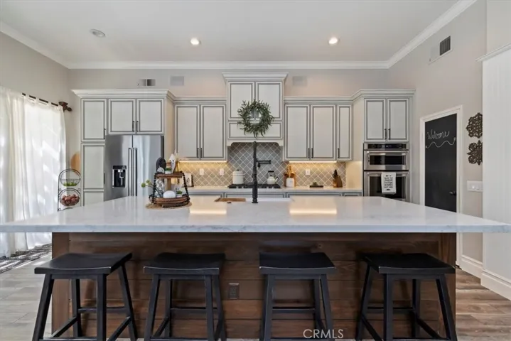 13555 Edgewater Drive, Corona, California 92883