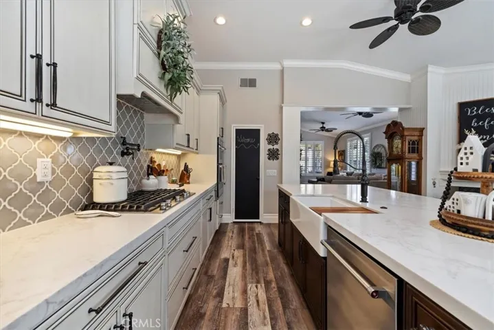 13555 Edgewater Drive, Corona, California 92883