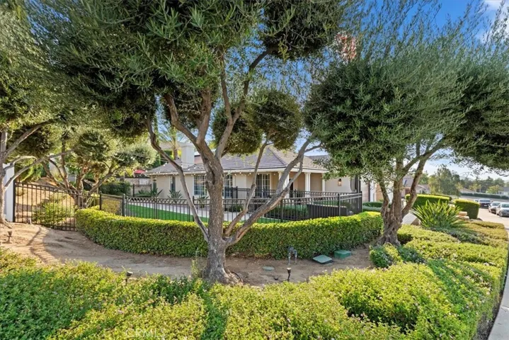 13555 Edgewater Drive, Corona, California 92883