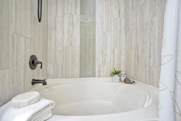 7303 Alicante Road A, Carlsbad, California 92009
