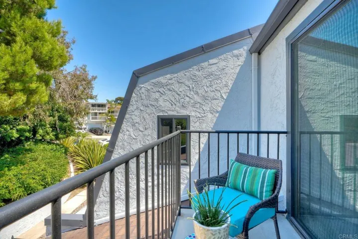 7303 Alicante Road A, Carlsbad, California 92009