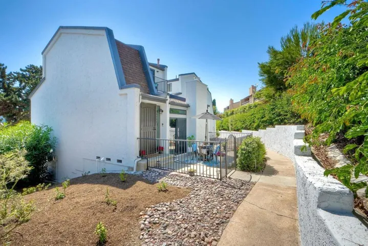 7303 Alicante Road A, Carlsbad, California 92009
