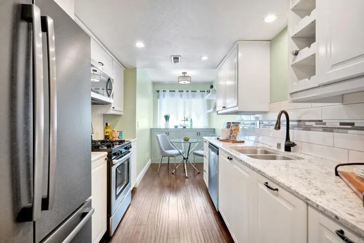 7303 Alicante Road A, Carlsbad, California 92009