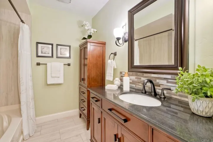 7303 Alicante Road A, Carlsbad, California 92009