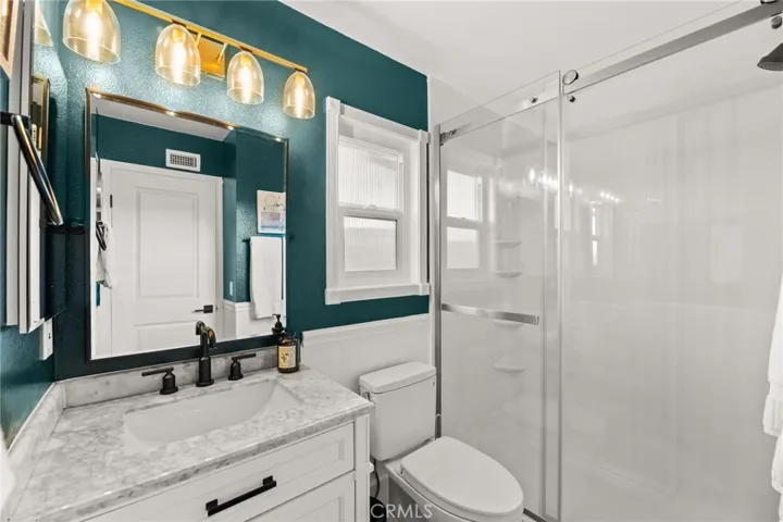 2nd Bathroom