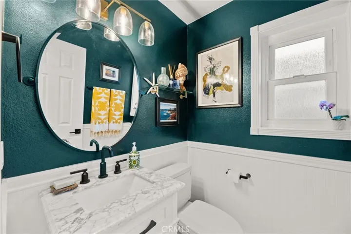 Downstairs 1/2 bath