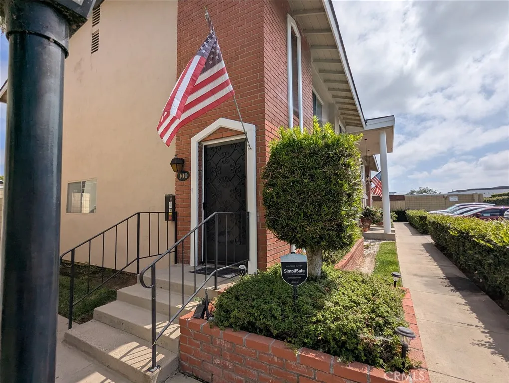 12100 Montecito Road 100, Los Alamitos, California 90720, 3 Bedrooms Bedrooms, ,2 BathroomsBathrooms,Residential,For Sale,Montecito Road,PW25181408