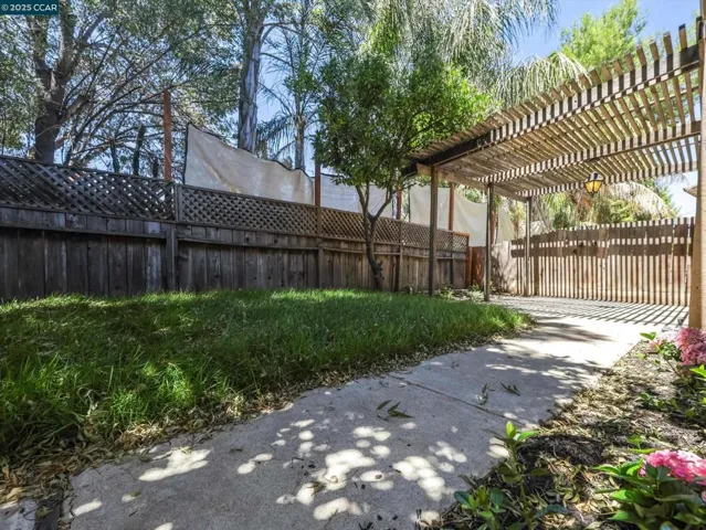 1233 Almondwood Dr, Antioch, California 94509