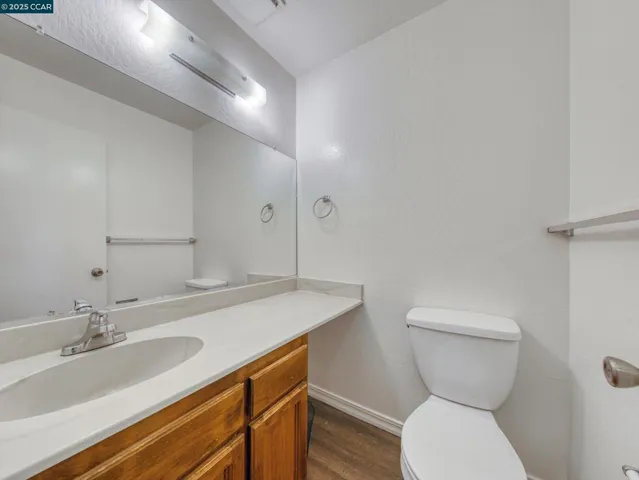 1/2 bath downstairs