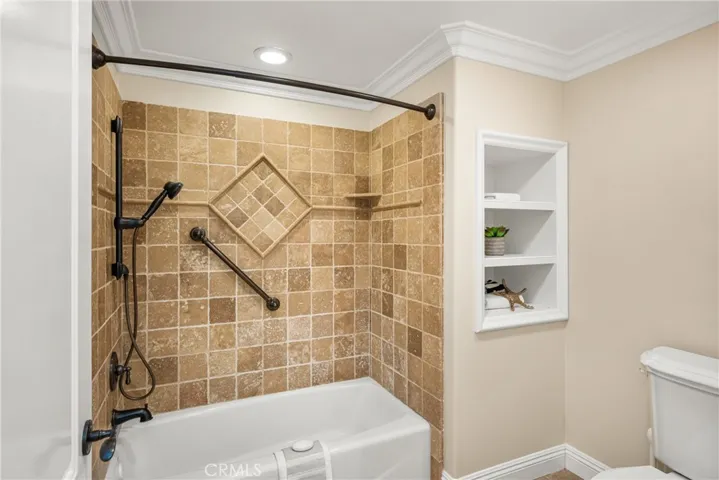 Lower primary bath