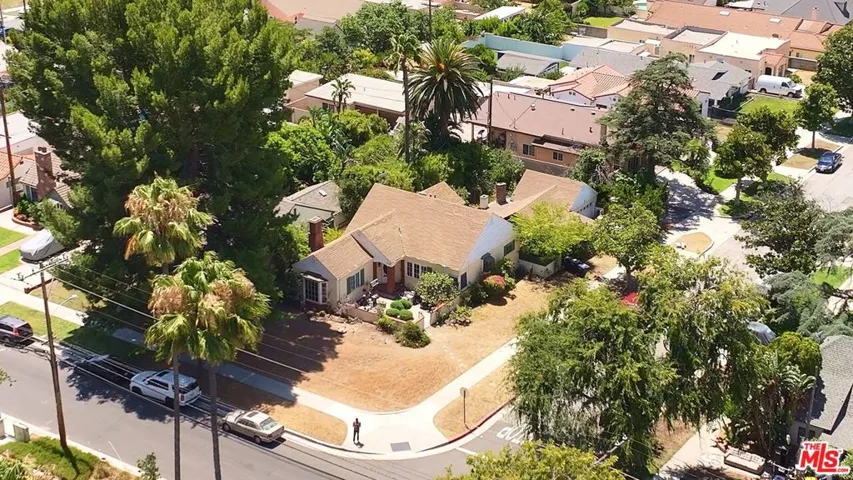 1722 Bel Aire Drive, Glendale, California 91201