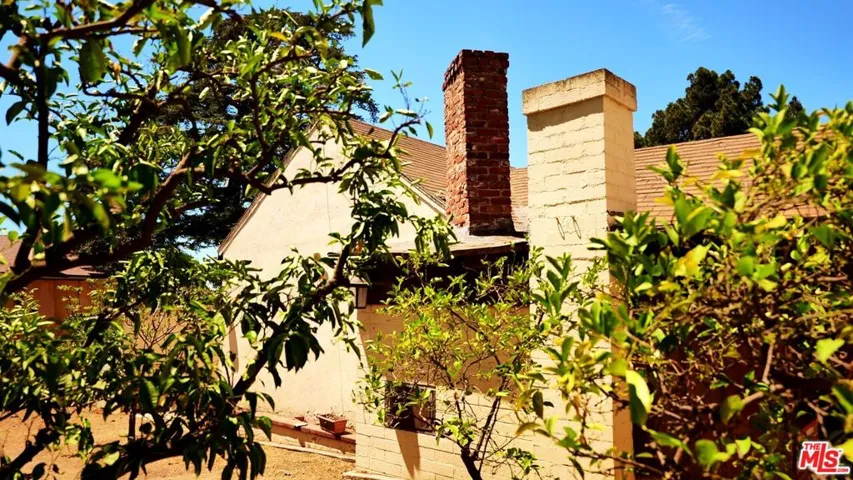 1722 Bel Aire Drive, Glendale, California 91201