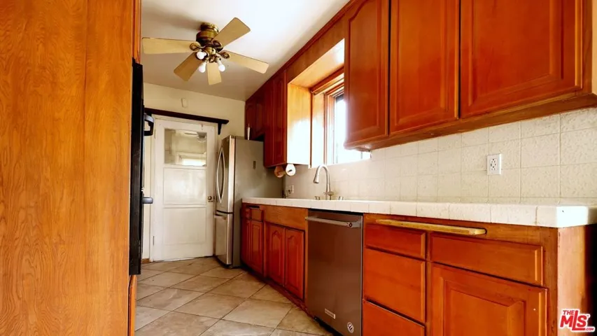 1722 Bel Aire Drive, Glendale, California 91201