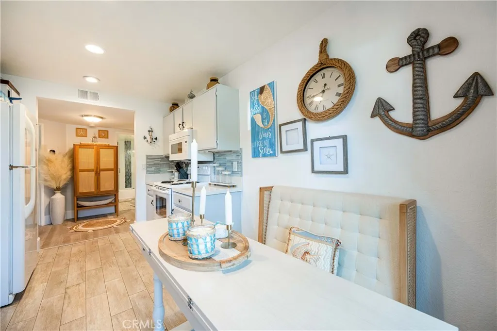 Breakfast Nook
