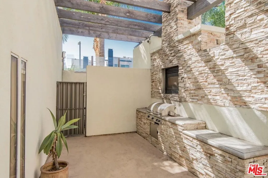 4702 Fulton Avenue 107, Sherman Oaks, California 91423 home-pic-22