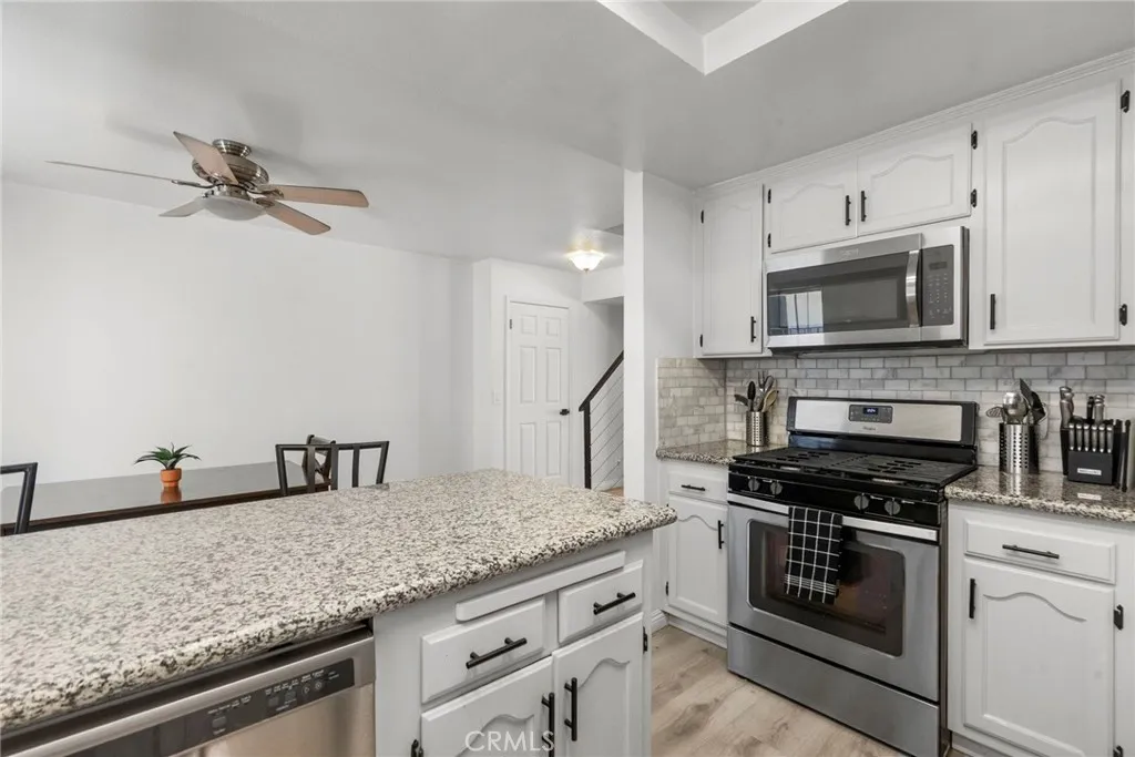 11274 Morrison Street 2, North Hollywood, California 91601 home-pic-10