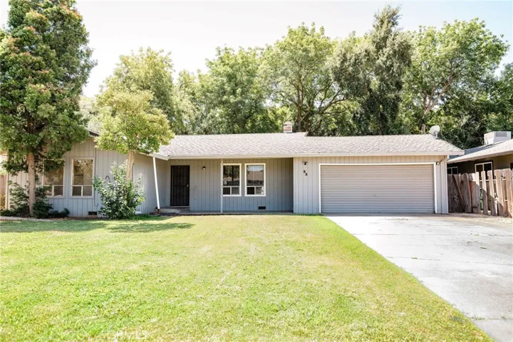 Spacious front yard and driveway