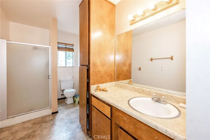 Guest Bathroom with Shhower