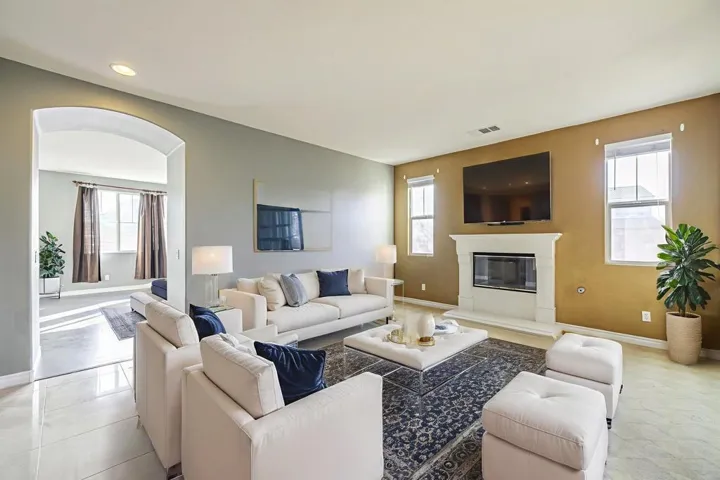 16-web-or-mls-AVOH--14 virtually staged