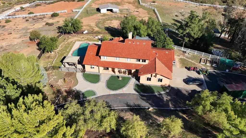 15091 Chemise Creek Rd, Ramona, California 92065 home-pic-0