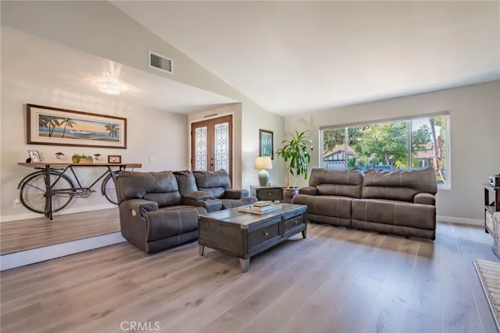 3954 Stell Drive, Simi Valley, California 93063