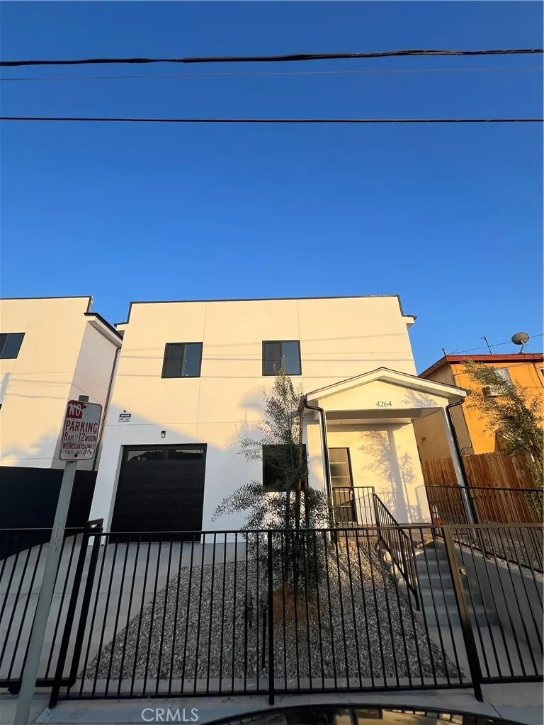 4264 Capistrano Way, East Los Angeles, California 90063, 5 Bedrooms Bedrooms, ,5 BathroomsBathrooms,Residential Lease,For Rent,Capistrano,DW25186673