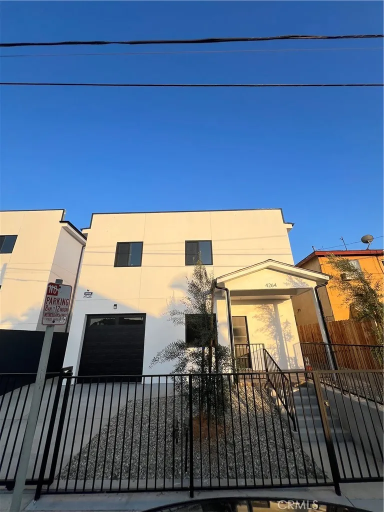 4264 Capistrano Way, East Los Angeles, California 90063, ,Residential Income,For Sale,Capistrano,DW25186670