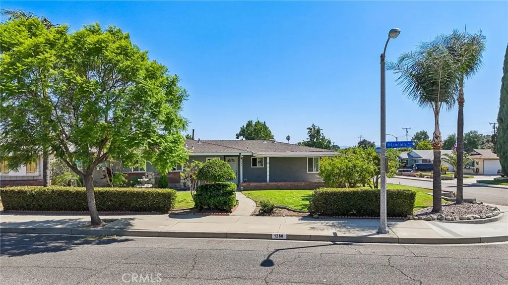 1260 Lincoln Avenue, Pomona, California 91767 home-pic-46