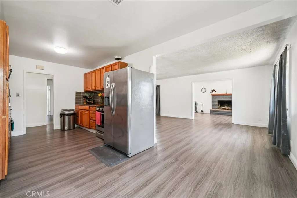 1260 Lincoln Avenue, Pomona, California 91767 home-pic-4