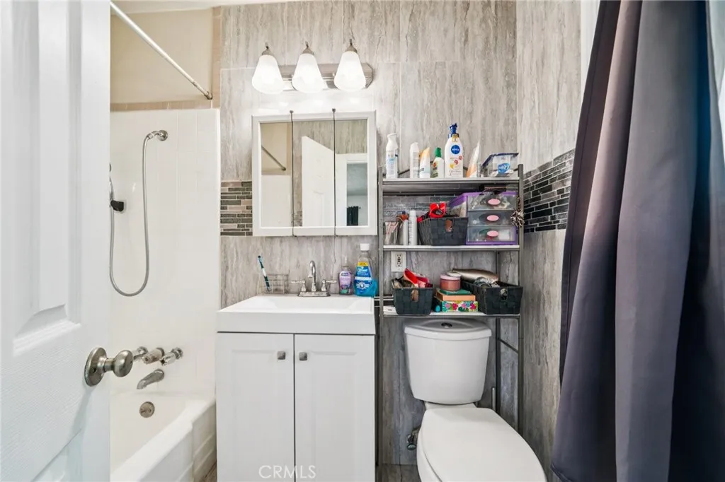 1260 Lincoln Avenue, Pomona, California 91767 home-pic-26