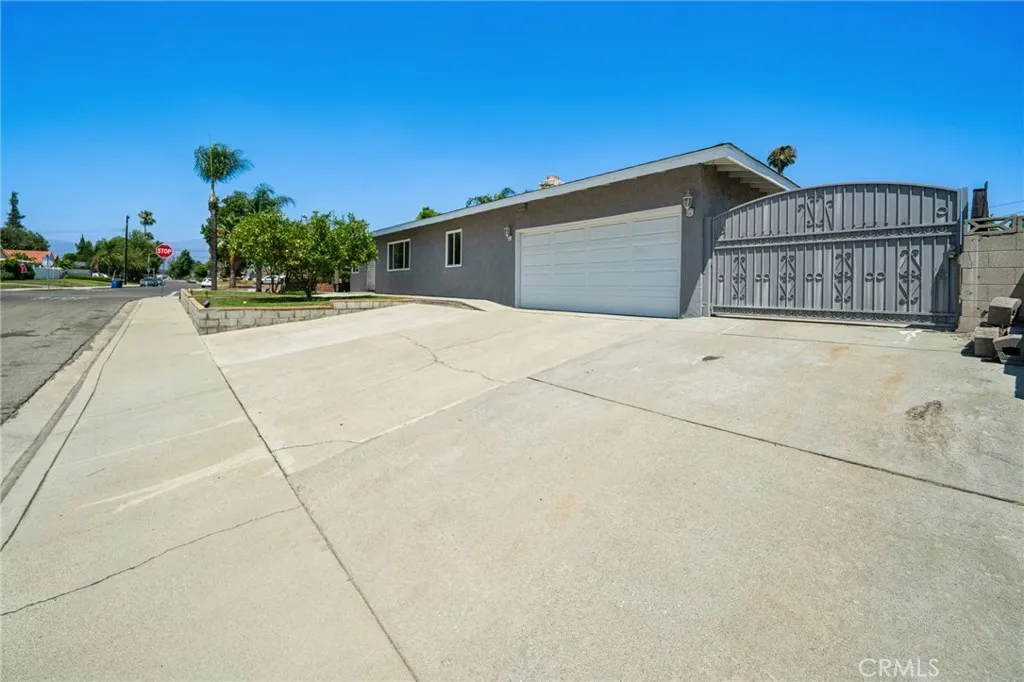 1260 Lincoln Avenue, Pomona, California 91767 home-pic-39