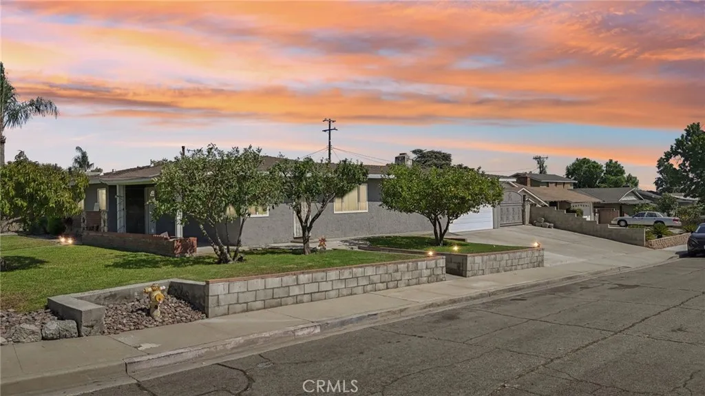 1260 Lincoln Avenue, Pomona, California 91767 home-pic-55