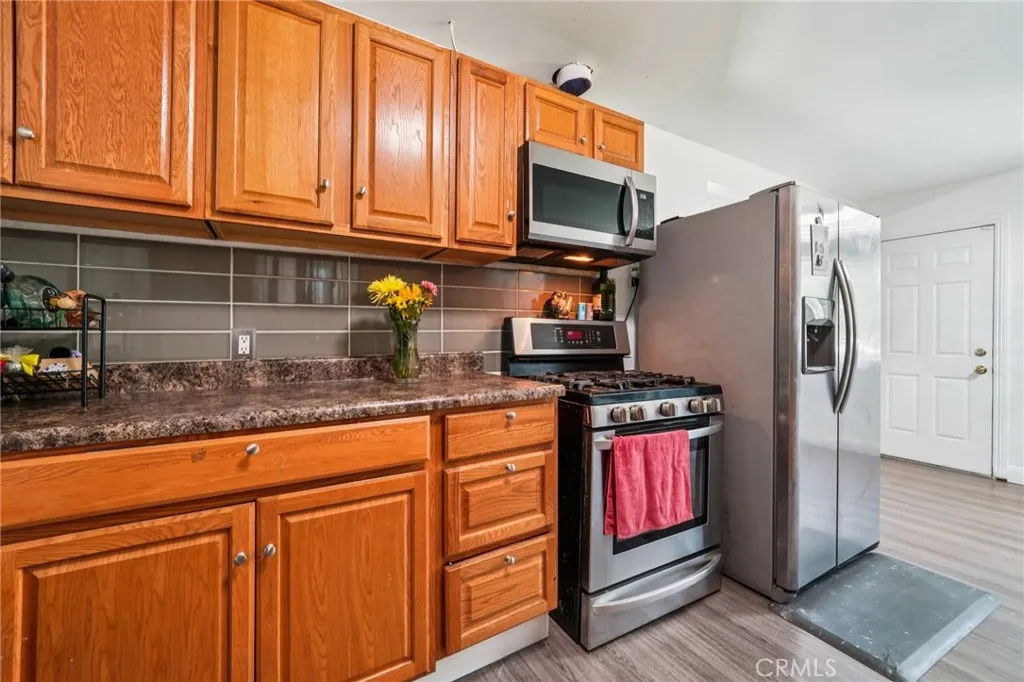 1260 Lincoln Avenue, Pomona, California 91767 home-pic-12