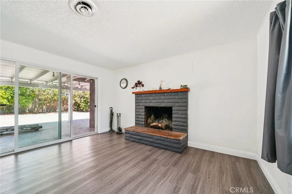 1260 Lincoln Avenue, Pomona, California 91767 home-pic-10