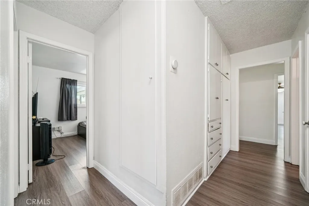 1260 Lincoln Avenue, Pomona, California 91767 home-pic-28