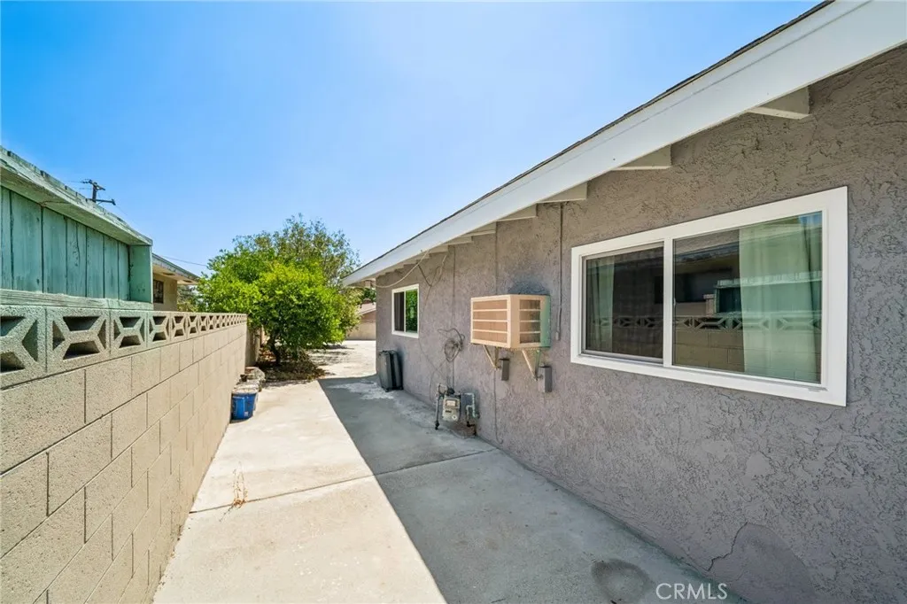 1260 Lincoln Avenue, Pomona, California 91767 home-pic-38