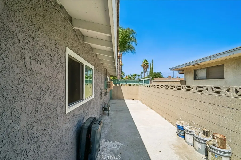 1260 Lincoln Avenue, Pomona, California 91767 home-pic-37