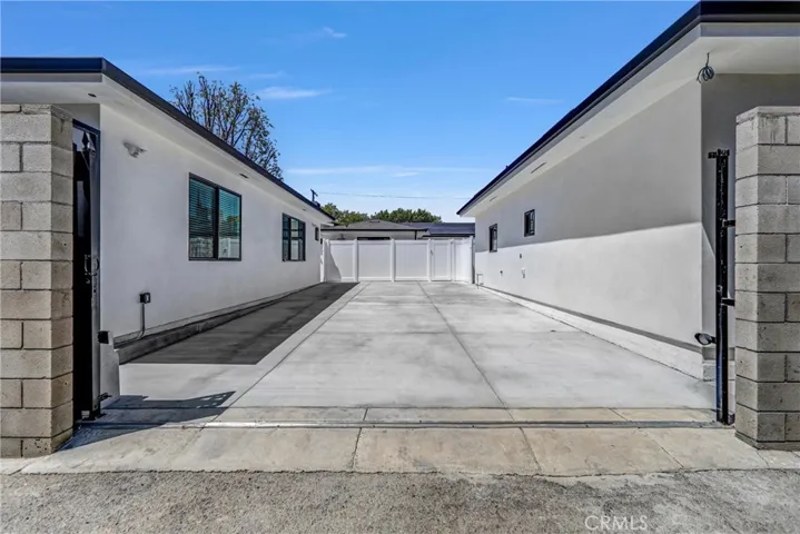 9998 Louise Avenue, Northridge, California 91325