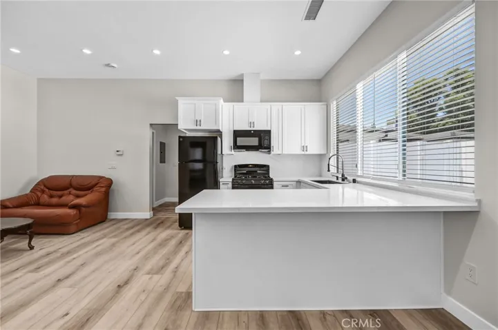 9998 Louise Avenue, Northridge, California 91325
