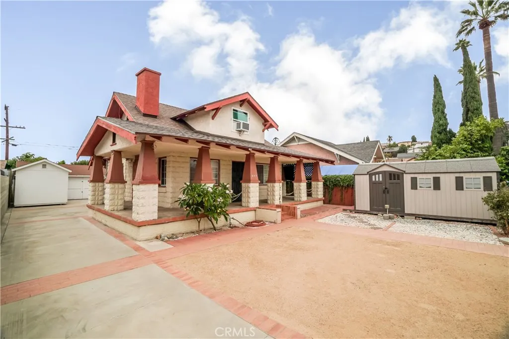427 N Hicks Avenue, East Los Angeles, California 90063, 3 Bedrooms Bedrooms, ,2 BathroomsBathrooms,Residential,For Sale,Hicks,DW25186756