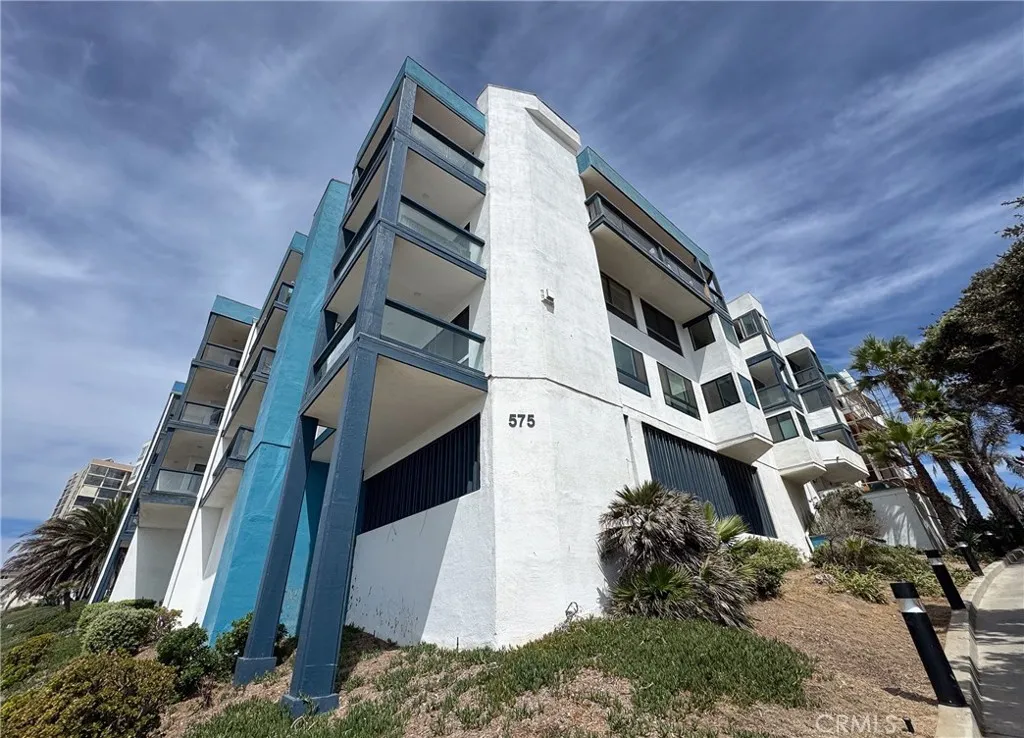 575 Esplanade 102, Redondo Beach, California 90277 home-pic-0