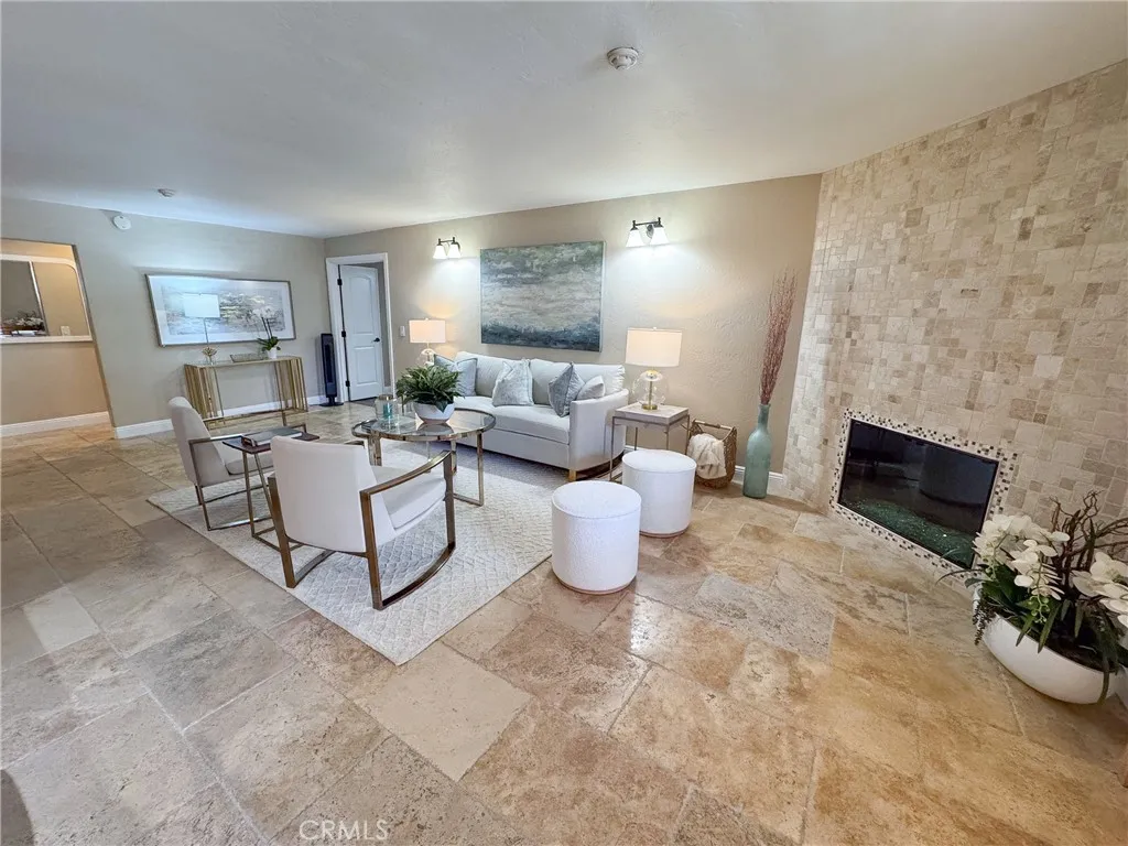 575 Esplanade 102, Redondo Beach, California 90277 home-pic-5
